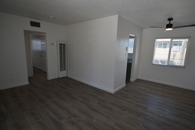 Building Photo - 378 N 13th St