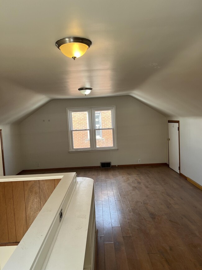 Building Photo - 7451 Grandmont Ave