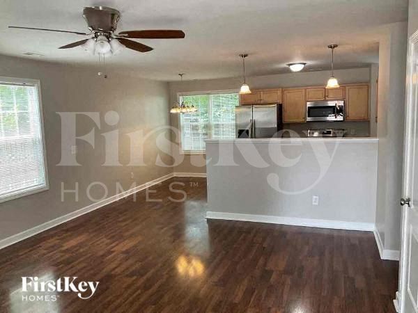 Building Photo - 100 Ash Ave NW