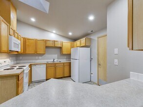 Building Photo - 22471a