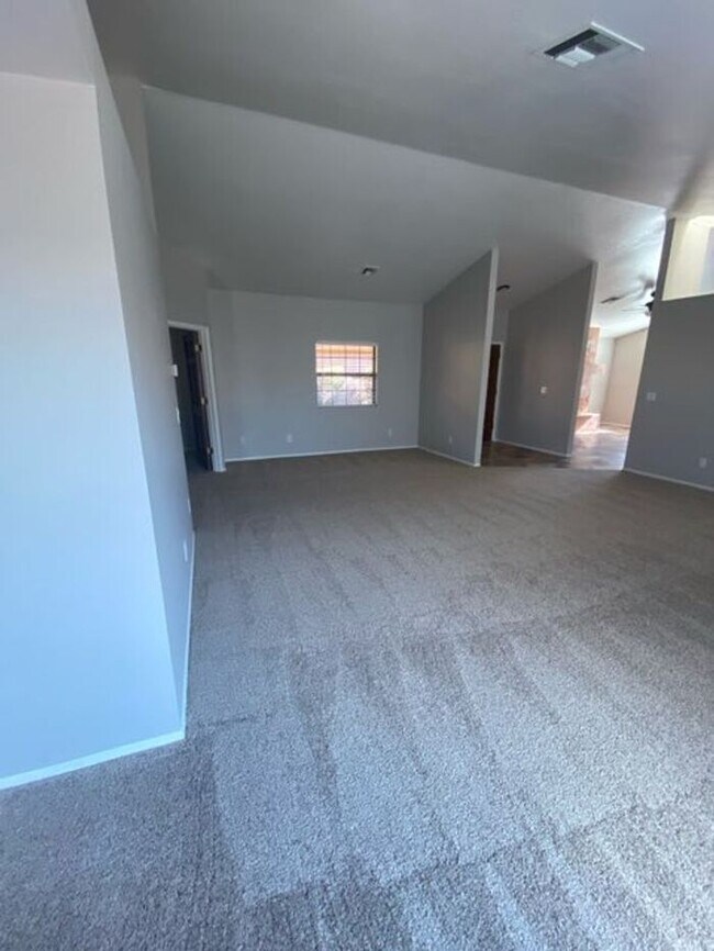 Building Photo - 5249 N Adobe Cir