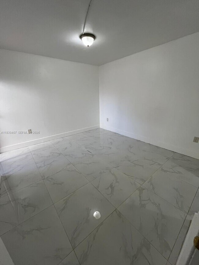 Building Photo - 7450 SW 153rd Pl