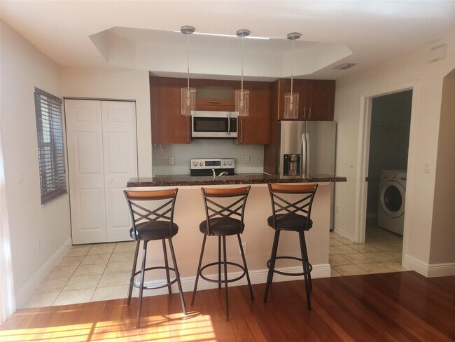 Building Photo - 4915 Tradewinds Ter