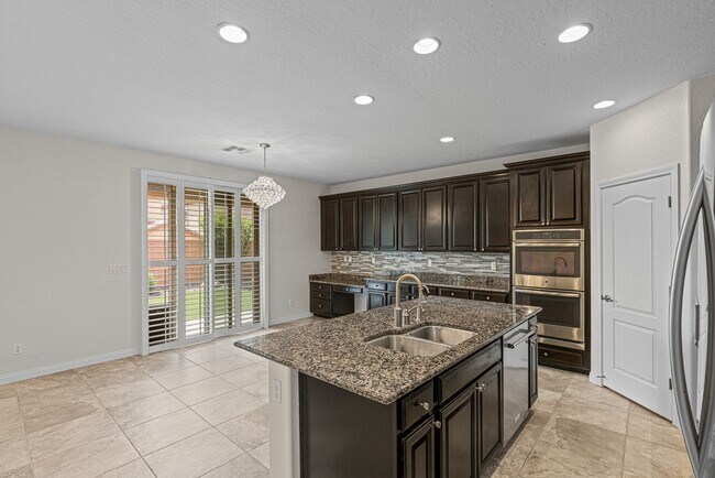 Building Photo - Beautiful West Vegas Home With Next Gen Suite