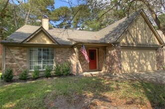 Building Photo - 11 Cottage Grove Pl