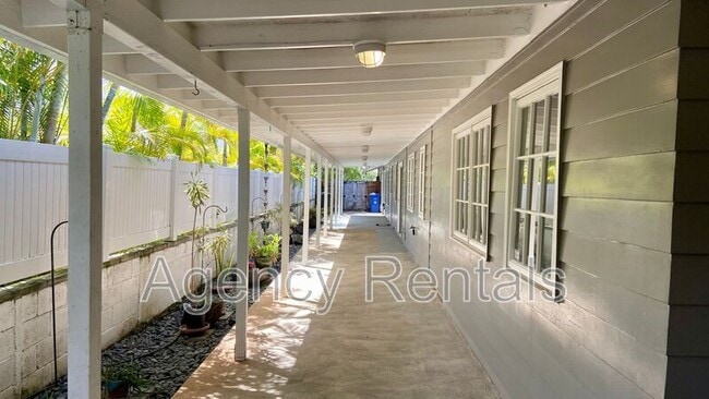 Building Photo - 575 N Kalaheo Ave