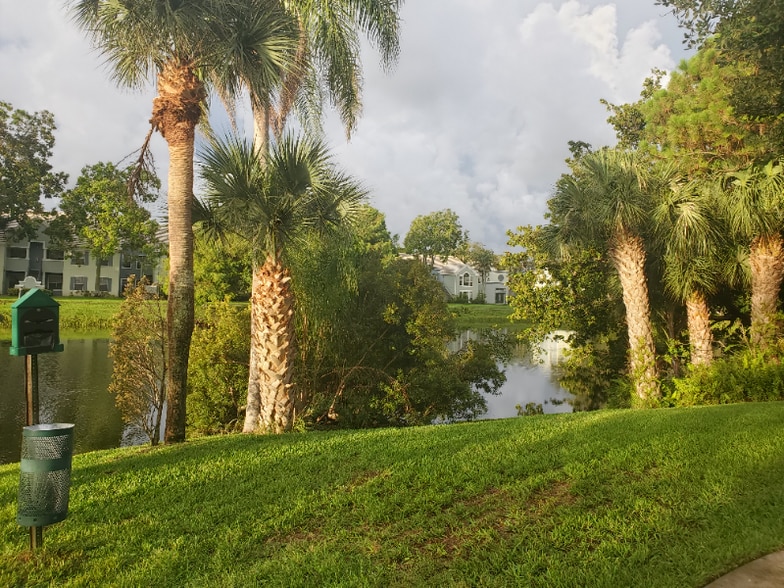 Building Photo - 2042 Alta Meadows Ln