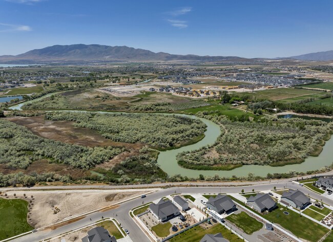 Building Photo - 5 bedroom 3.5 bathroom home in Lehi.