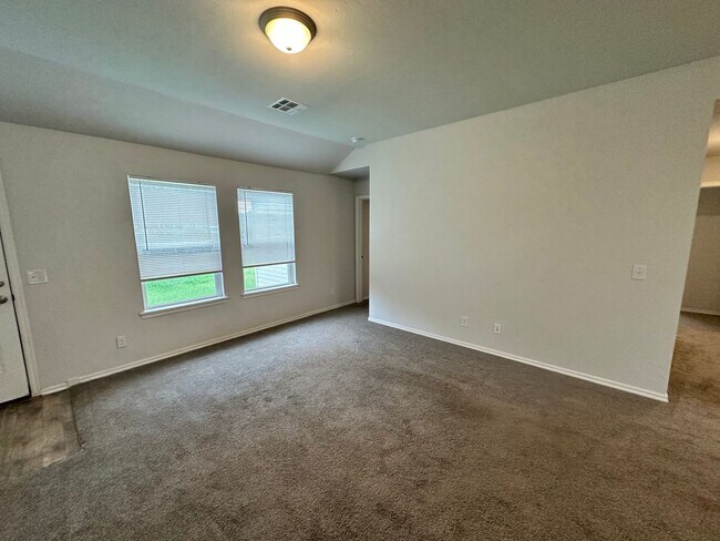 Building Photo - 3 Bed, 2 Bath Home for Rent in Yukon