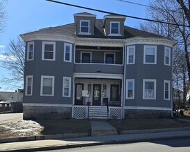 Building Photo - 208 Pine St