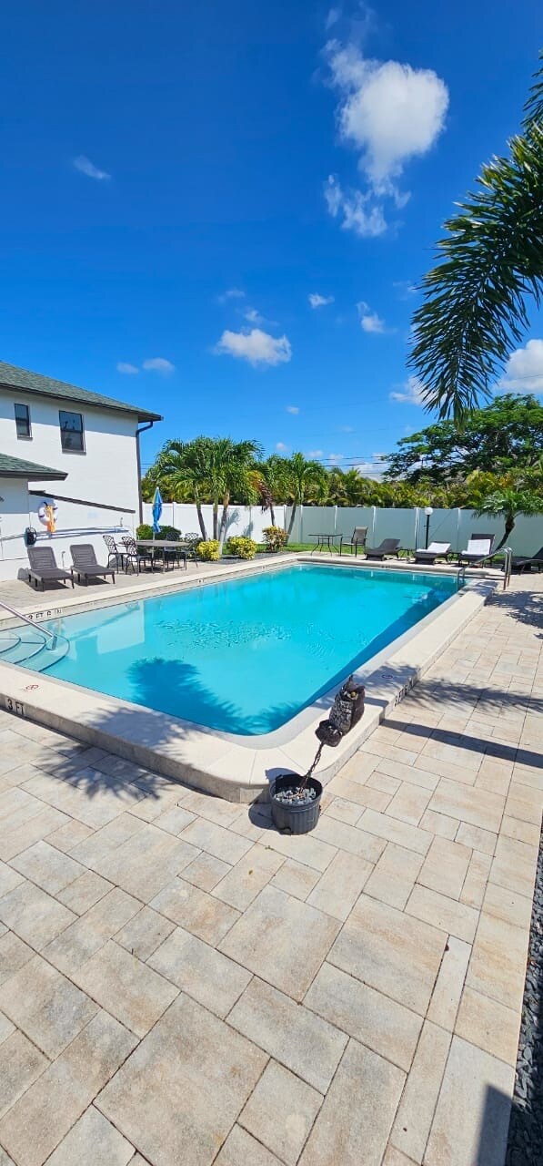 Building Photo - 1429 Cape Coral Pky W
