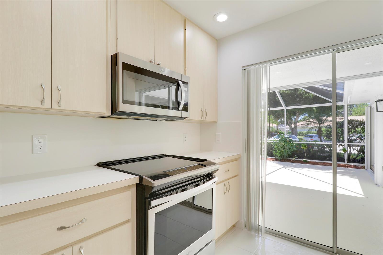Building Photo - 11301 Myrtle Oak Ct
