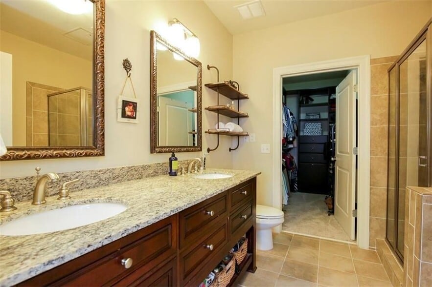 Building Photo - 901 Abernathy Rd NE