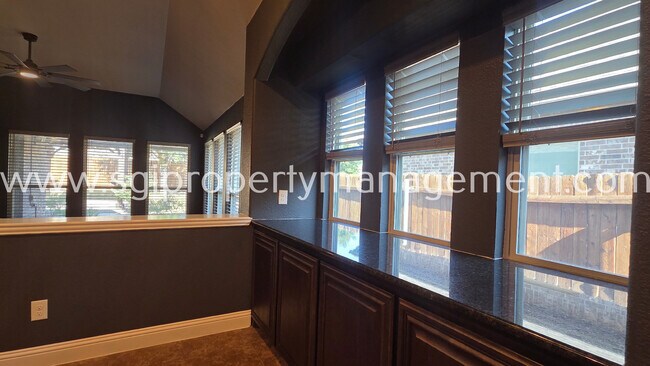 Building Photo - 525 Bamborough Dr
