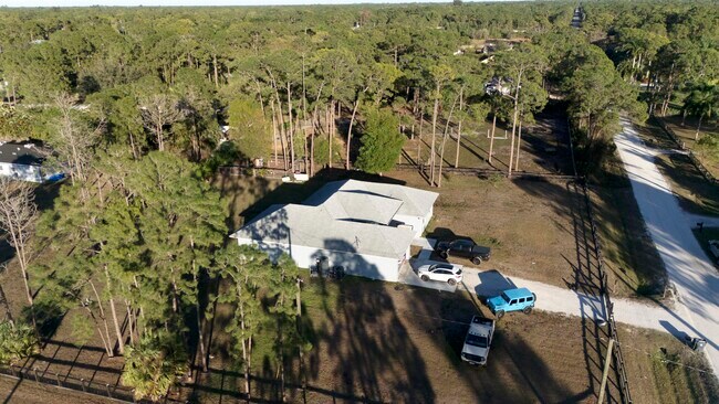 Building Photo - 17225 78th Rd N
