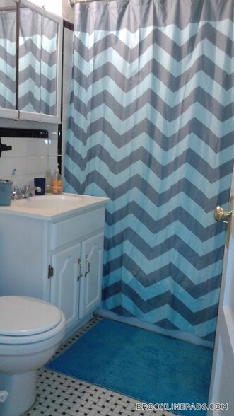 Building Photo - 208 Winthrop Rd