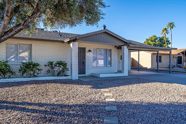 Building Photo - Charming Tempe home with a pool!