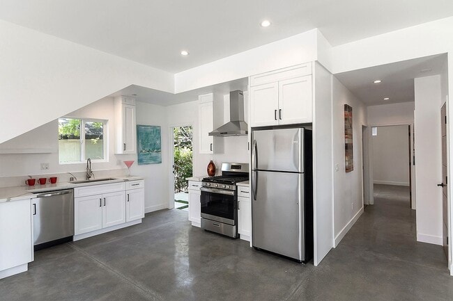 Building Photo - Lafayette Duplex