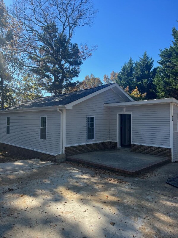 Building Photo - 614 W Queen St