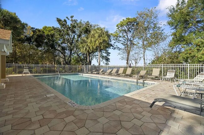 Building Photo - 510 Spring Lake Cir