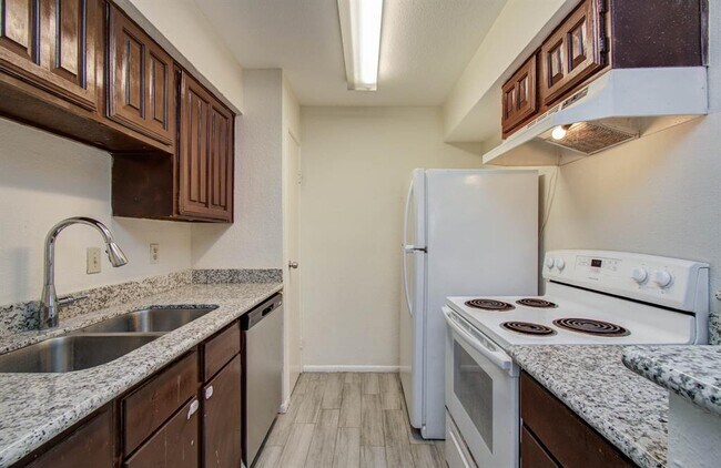 Building Photo - 10202 Forum Park Dr