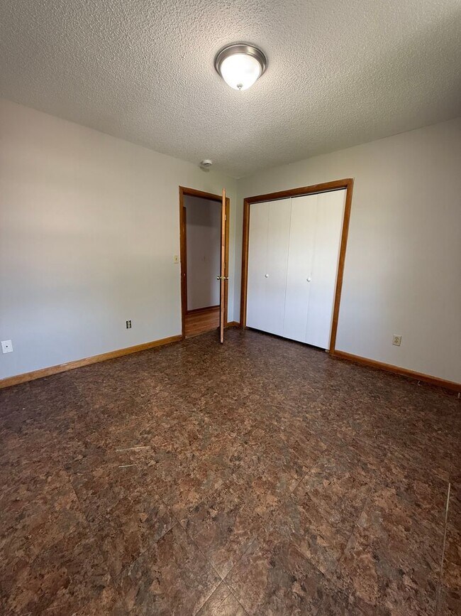 Building Photo - 66 Wynola Ave