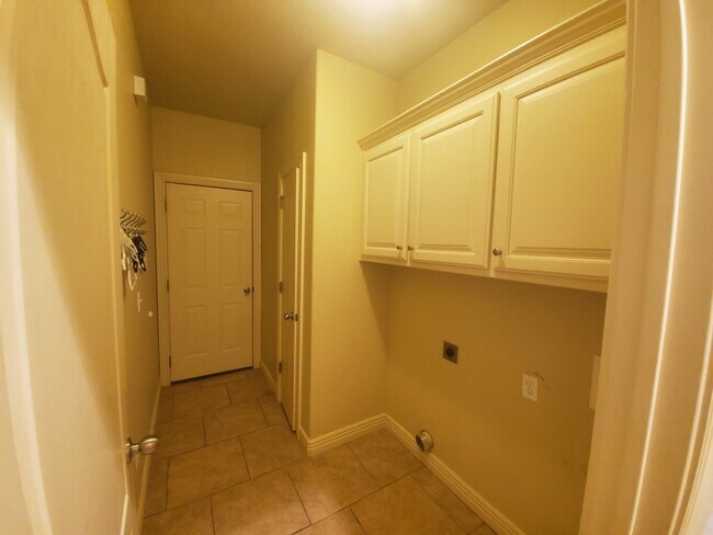Building Photo - 4083 N Zion Valley Dr