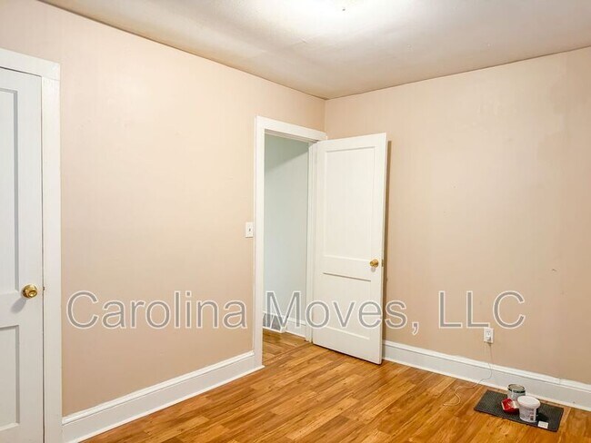 Building Photo - 10 Yellowstone Dr