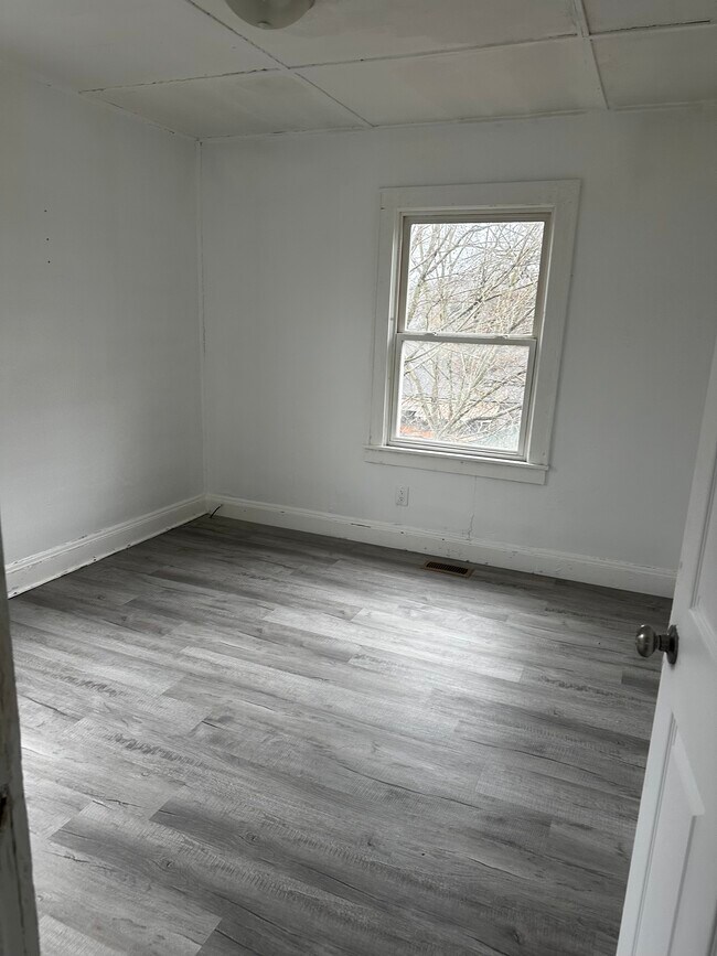 Building Photo - 286 Norway Ave