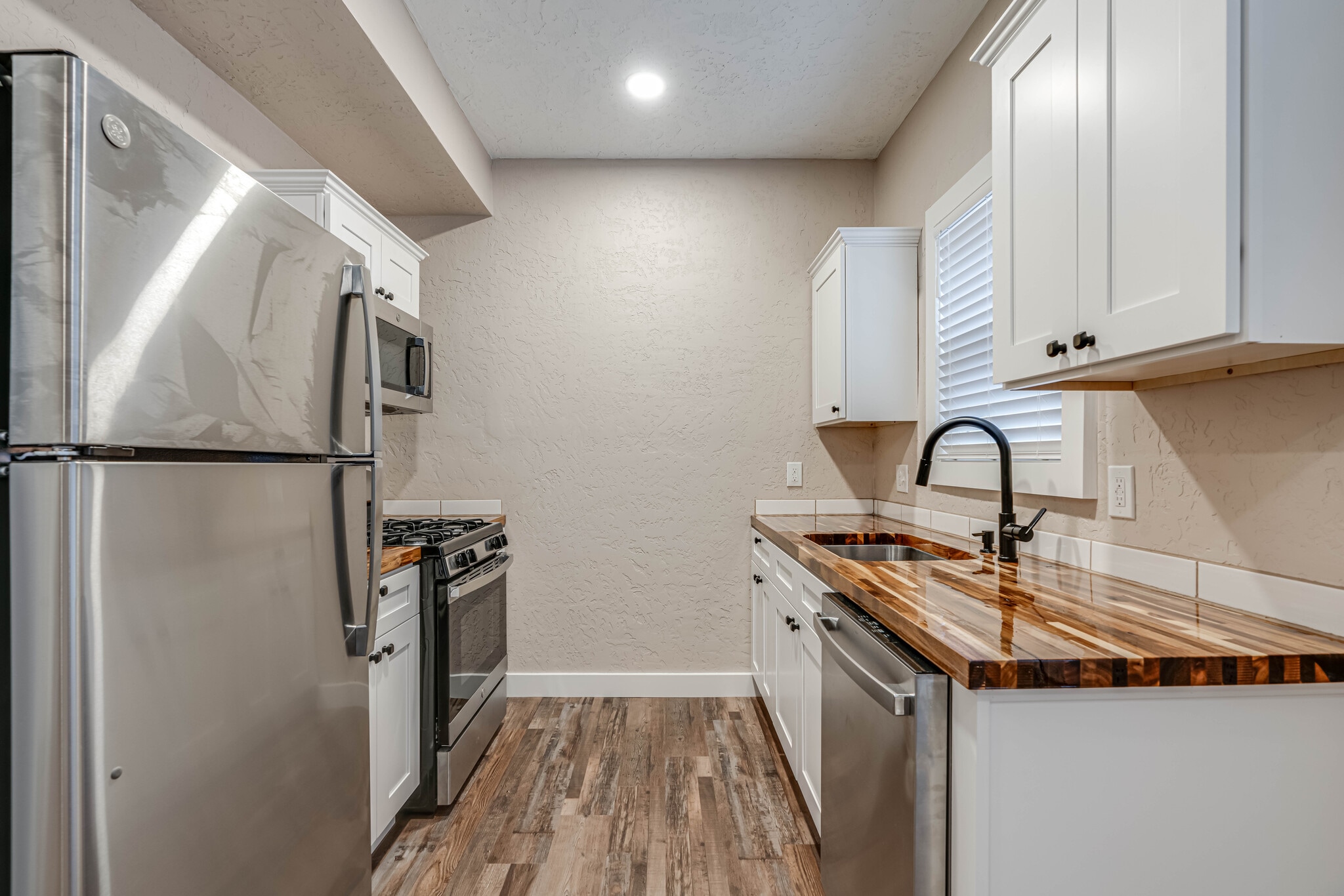 Kitchen - 316 W Cypress St