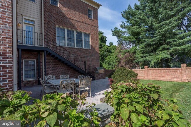 Building Photo - 7233 Addington Dr