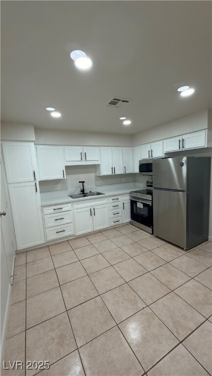 Building Photo - 1961 Sycamore Ave