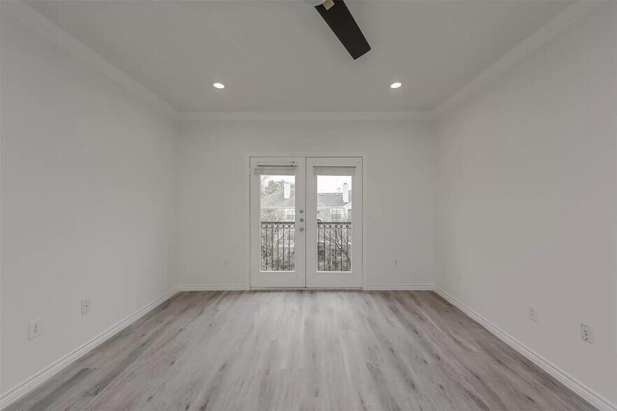 Building Photo - 3102 Kings Rd