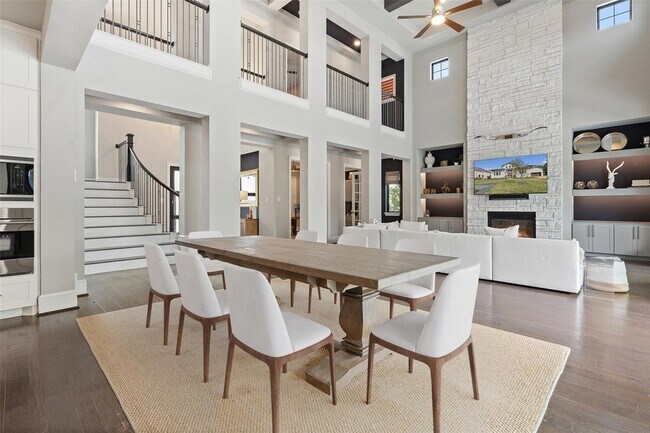 Building Photo - 105 Bisset Ct