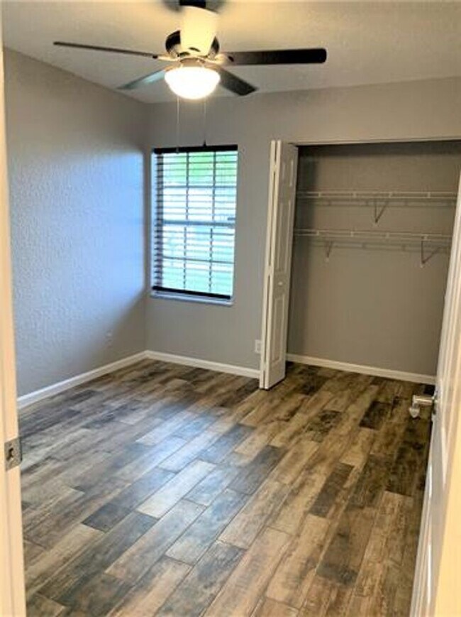 Building Photo - 4030 Laurelwood Ln