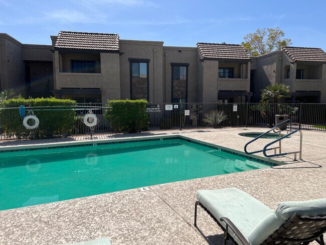 Building Photo - 5995 N 78th St