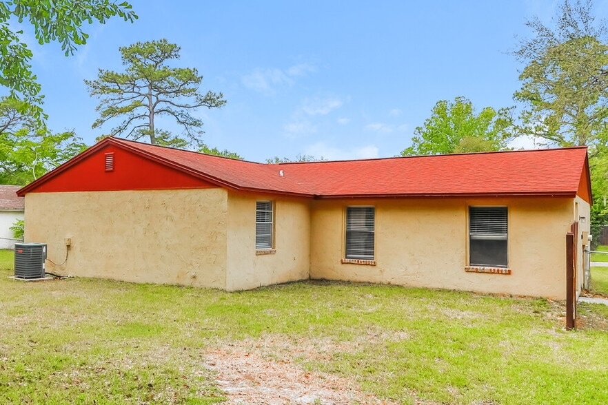 Building Photo - 2834 Tanglewood Blvd