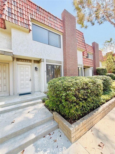 Primary Photo - 27939 Ridgebrook Ct