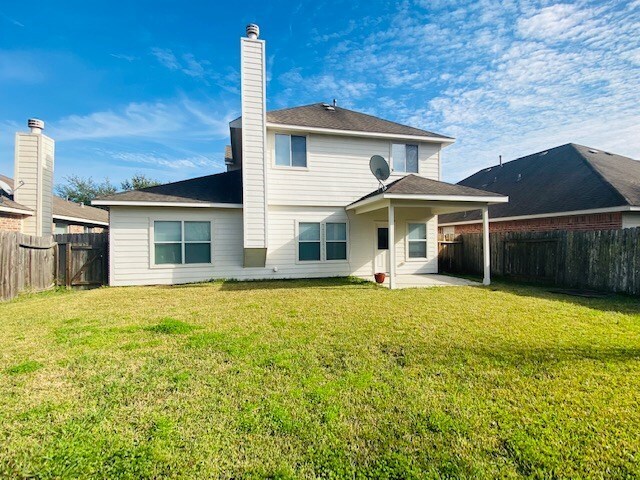 Building Photo - 2018 Running Brook Ln