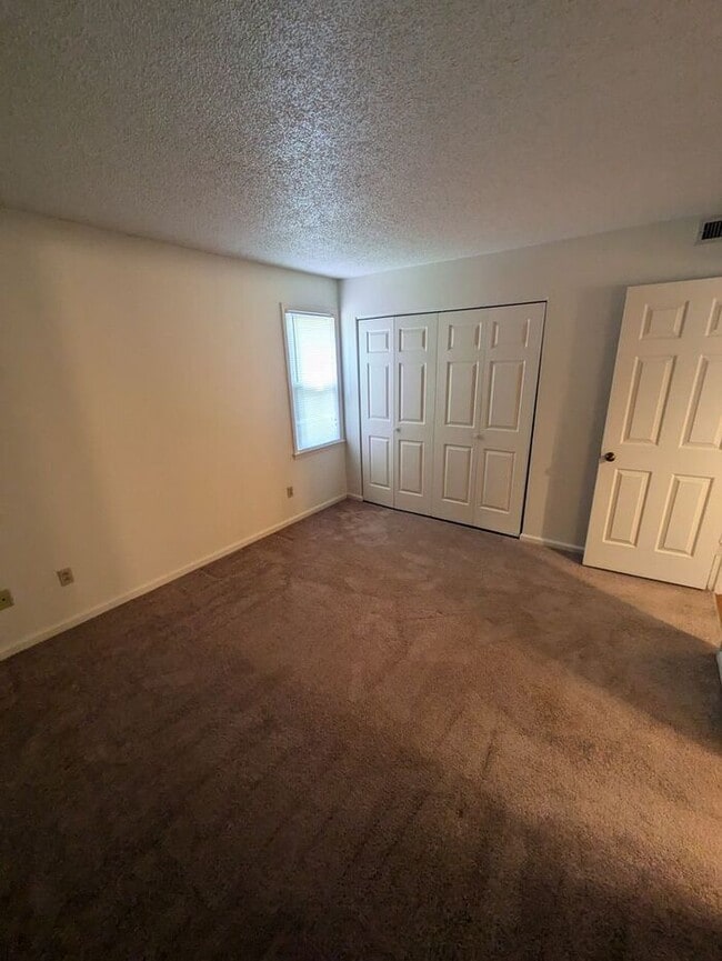 Building Photo - 2BD/2BA Unit at LakePointe