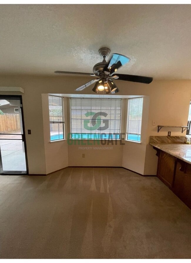 Building Photo - Beautiful 3 bedroom 2.5 Bath home READY NOW in MODESTO!! With POOL!!