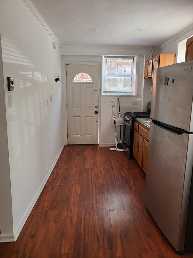 Primary Photo - 708 Avenue Y