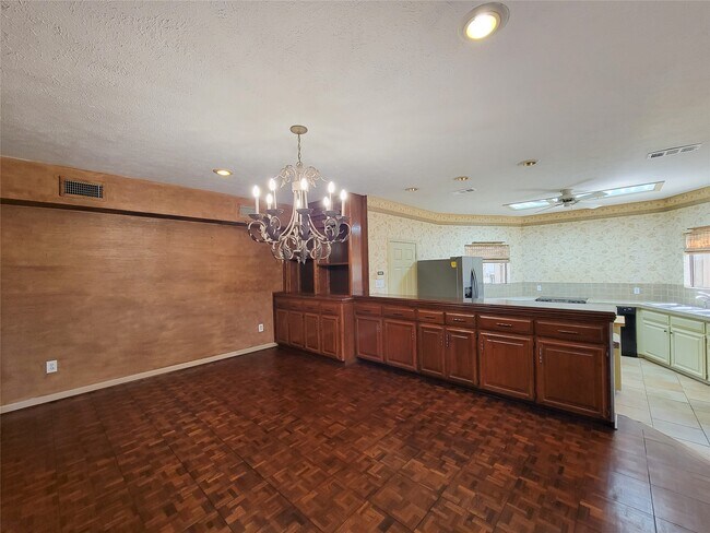Building Photo - 4717 Country Club View
