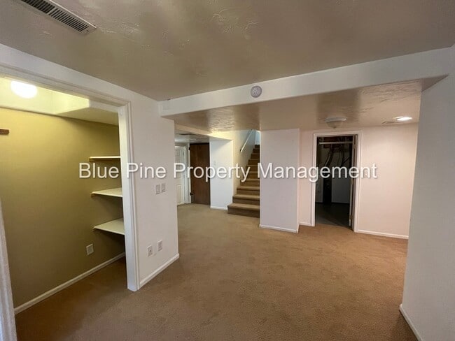 Building Photo - 745 S Higbee Ave