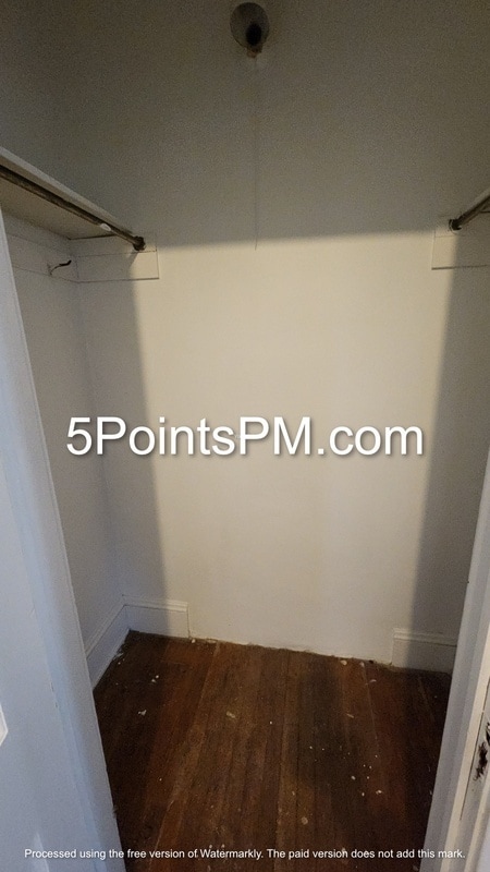 Building Photo - 13721 Alvin Ave