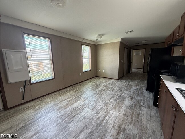 Building Photo - 12120 Cactus Dr