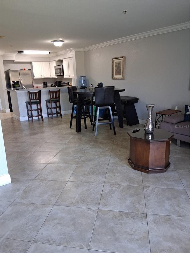 Building Photo - 13827 Fairway Island Dr