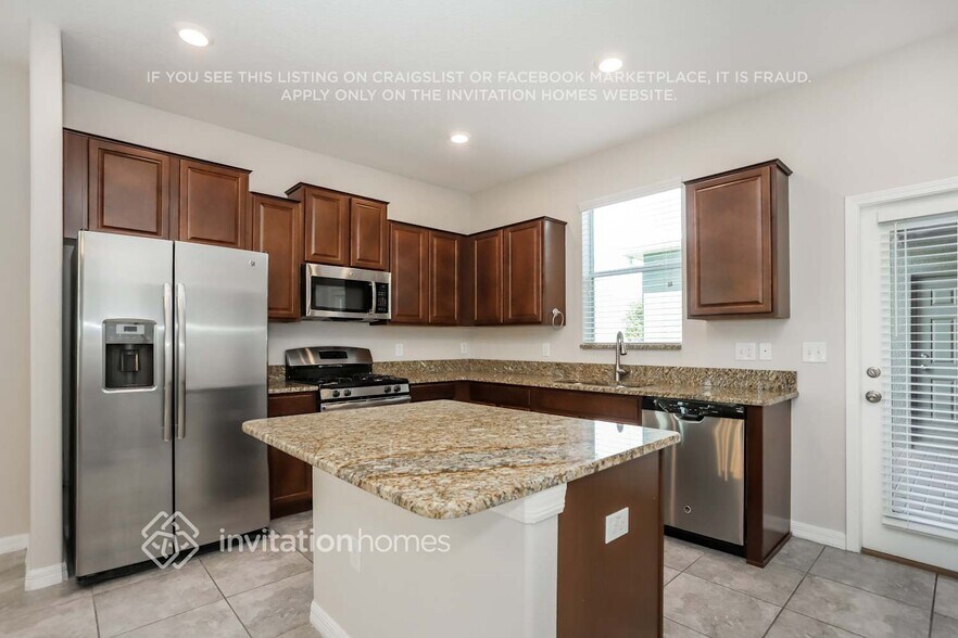 Building Photo - 6341 Shore Vista Pl