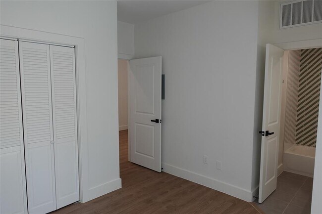 Building Photo - 2714 Nueces St