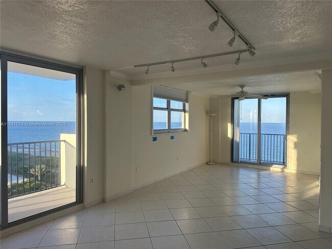 Building Photo - 9273 Collins Ave